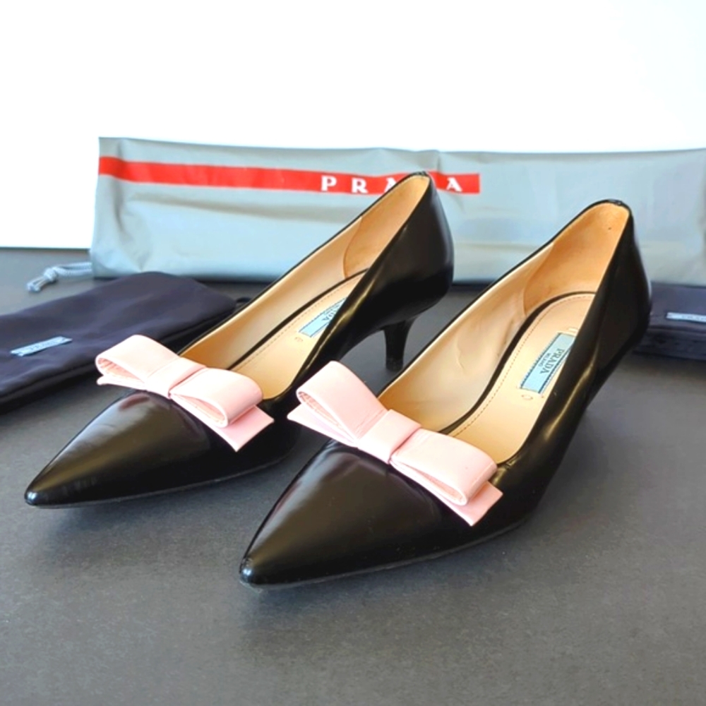 PRADA BLACK LEATHER BOW DETAIL POINTED TOE PUMPS